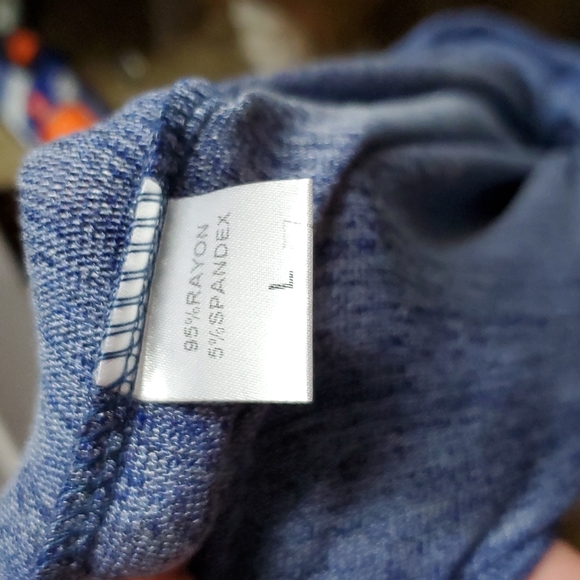 💙4/$20  Long Sleeve Top - Picture 4 of 4